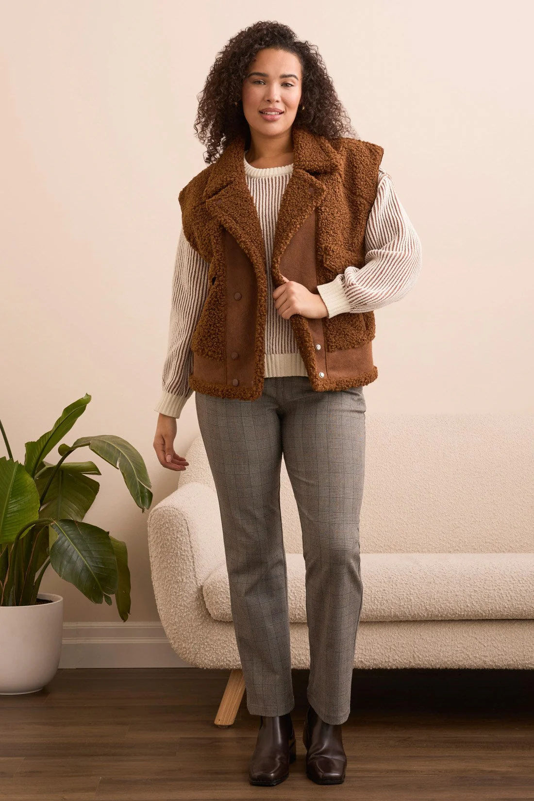 Sleeveless Sherpa Vest - Image 5